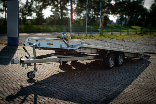 Fahrzeugtransport - 3000kg - 4,7 x 2,2 m inkl. Spanngurte